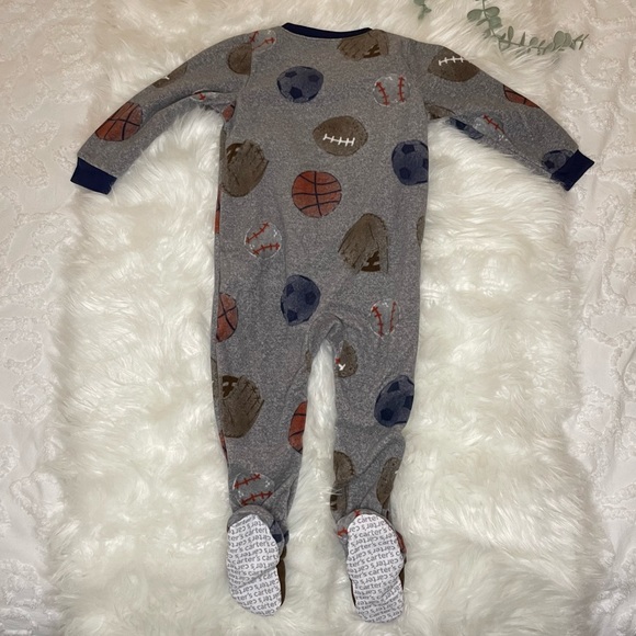 NWOT Bundle Of Two Zippered Fleece Onesies 24 Months Gerber & Carter’s - Picture 8 of 12